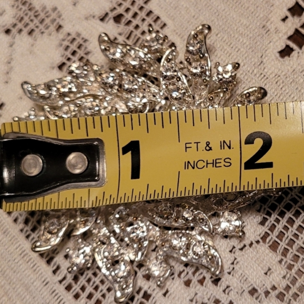 Gorgeous Rhinestone Brooch 2" - Picture 4 of 5